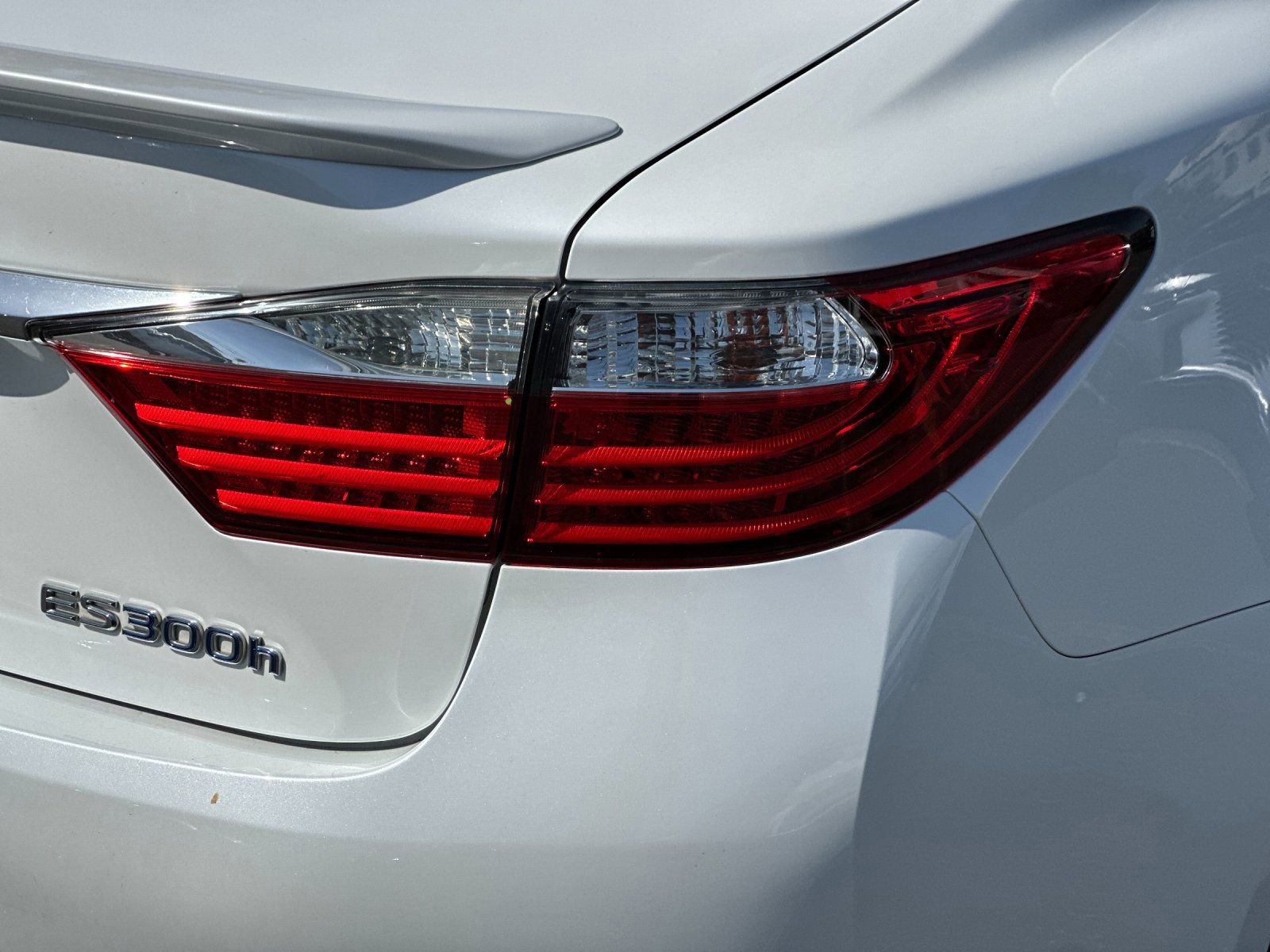 Used 2013 Lexus ES 300h w/ Premium Pkg FWD image 33