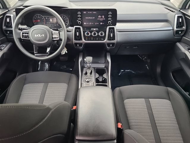Used 2023 Kia Sorento LX FWD image 14