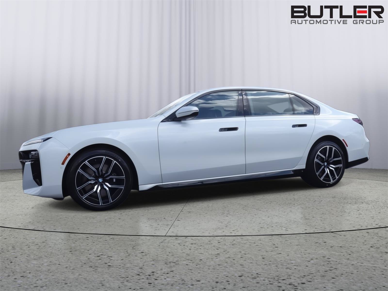 Used 2026 BMW 760i xDrive w/ Executive Package AWD/4WD video 1