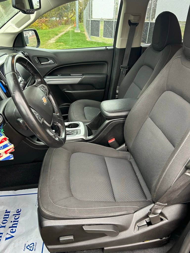 Used 2021 Chevrolet Colorado LT w/ LT Convenience Package image 3