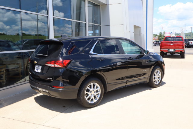 Used 2024 Chevrolet Equinox LT AWD/4WD image 3