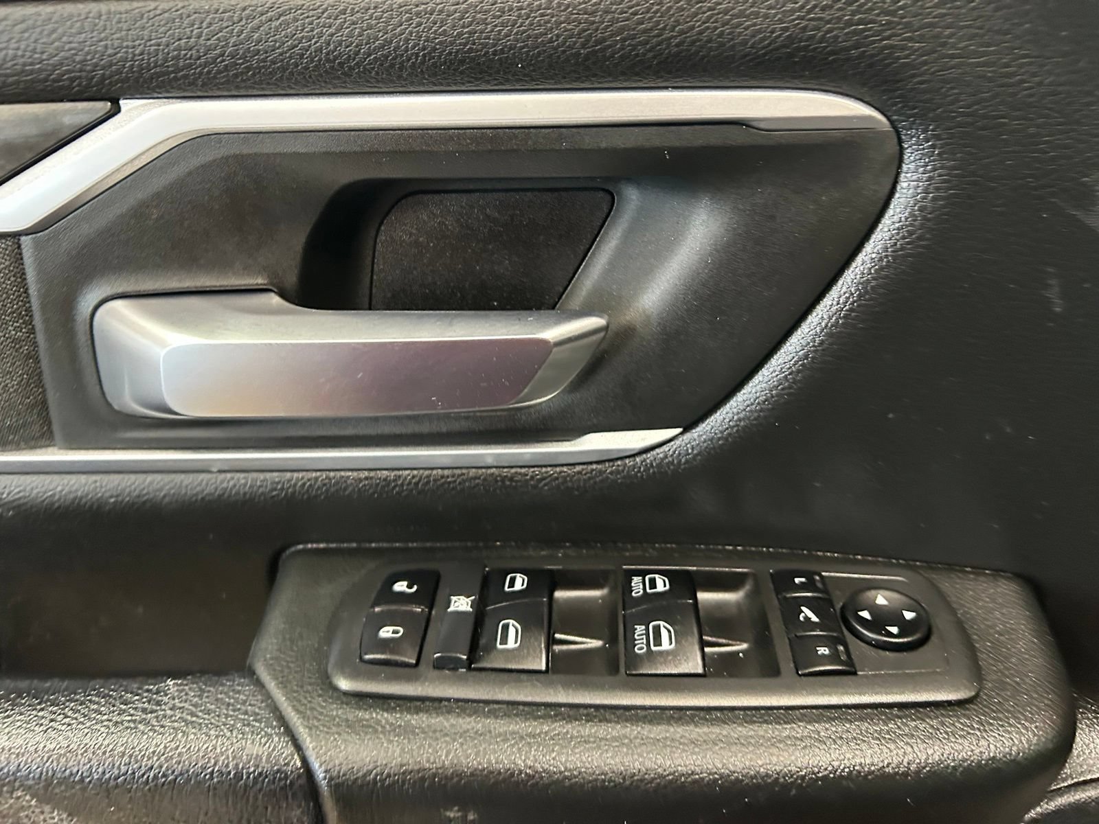 Used 2021 RAM 1500 Big Horn AWD/4WD image 11