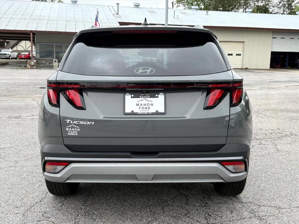 Used 2025 Hyundai Tucson SEL FWD image 6