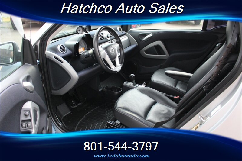 Used 2013 smart fortwo passion RWD image 8