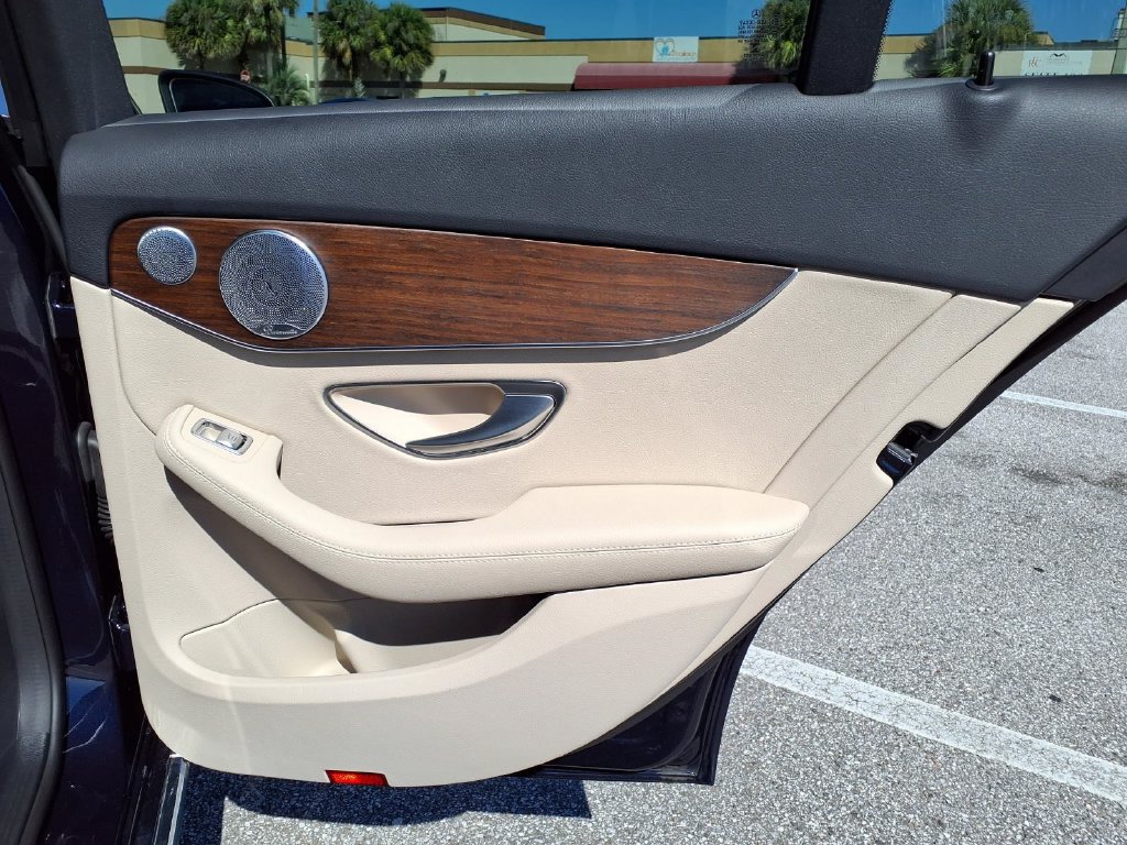 Used 2021 Mercedes-Benz C 300 4MATIC Sedan image 14