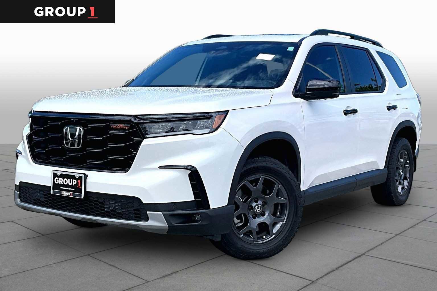 Used 2025 Honda Pilot TrailSport image 1