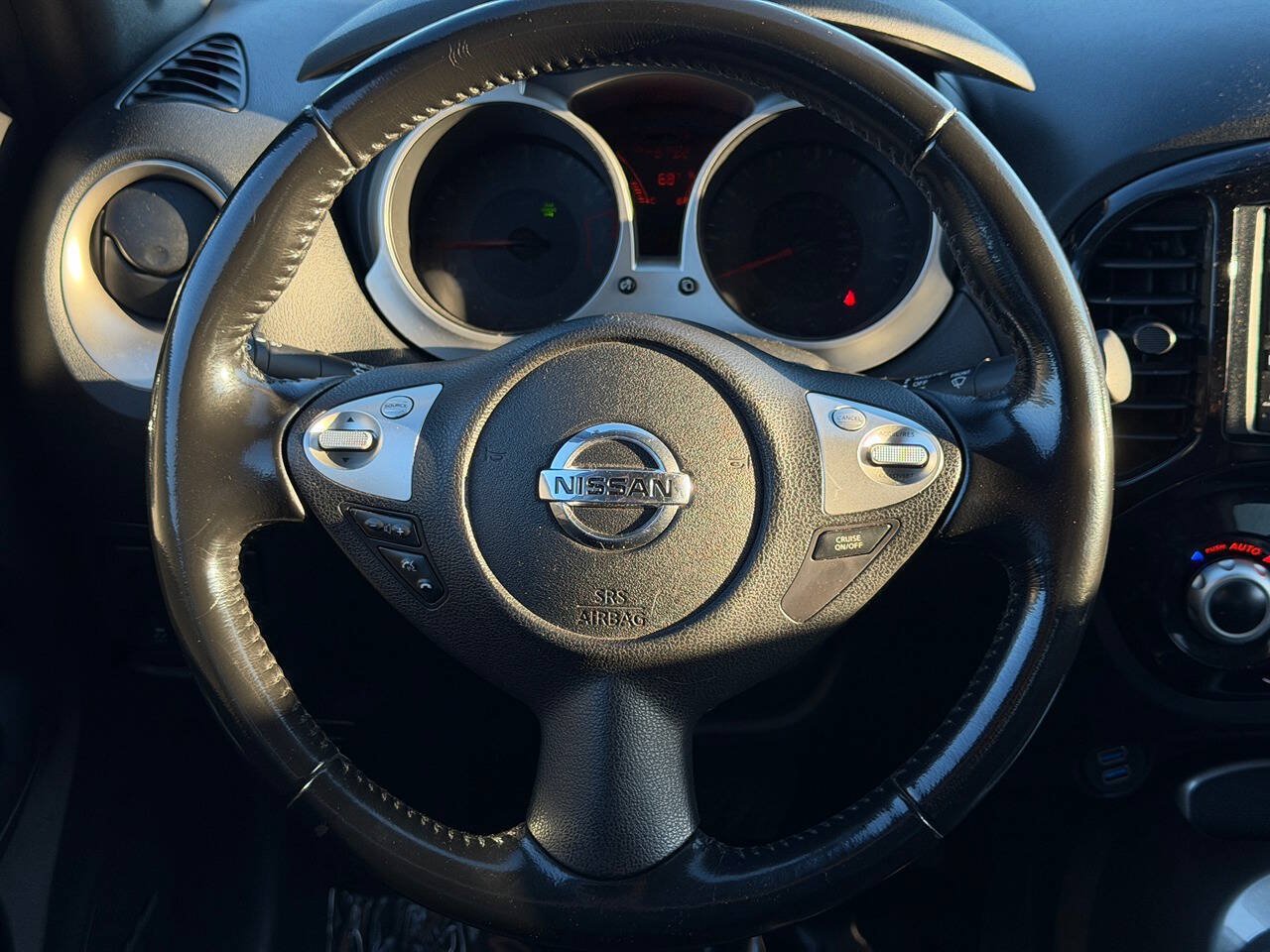 Used 2015 Nissan Juke SL AWD/4WD image 20