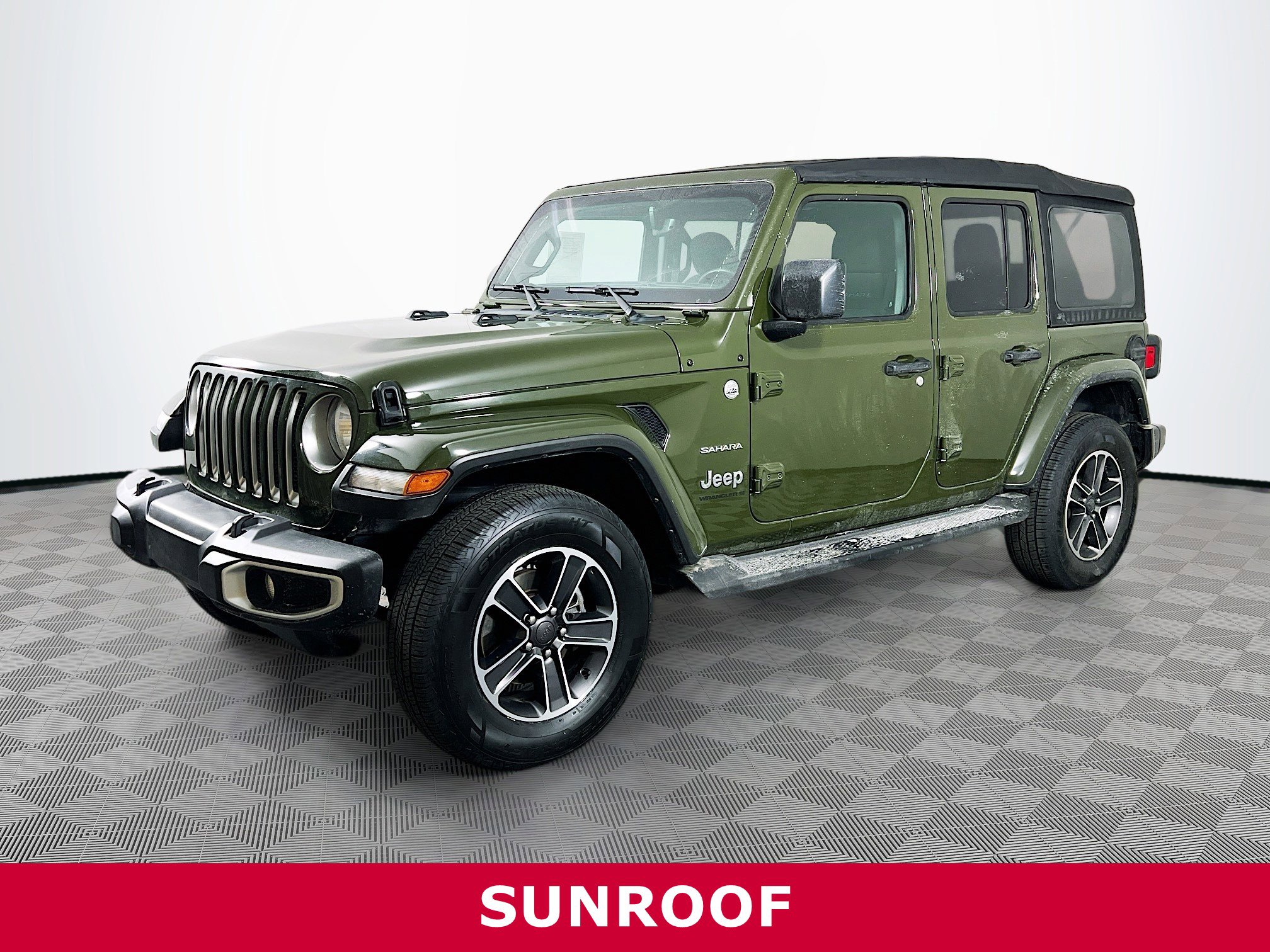 Used 2023 Jeep Wrangler Sahara w/ Cold Weather Group AWD/4WD image 2