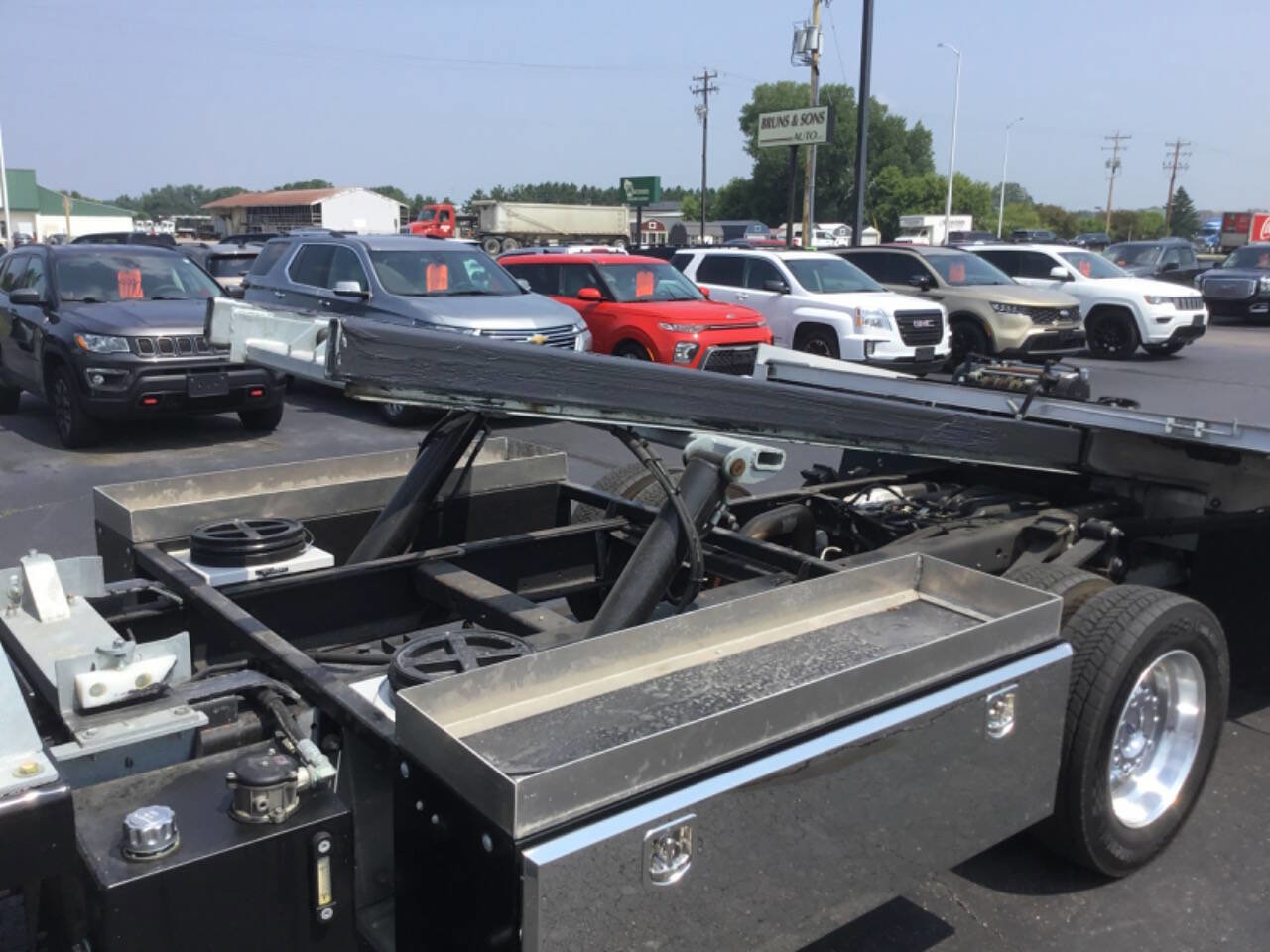 Used 2024 Ford F550 4x4 Crew Cab Super Duty image 18