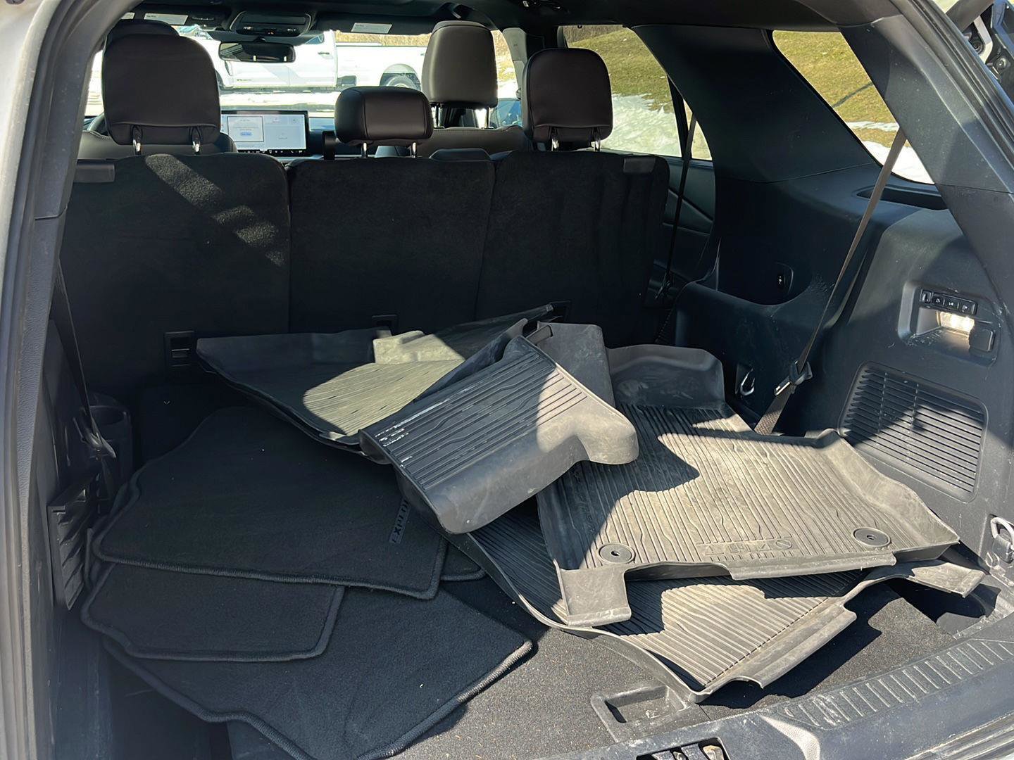 Used 2025 Ford Explorer Platinum image 23