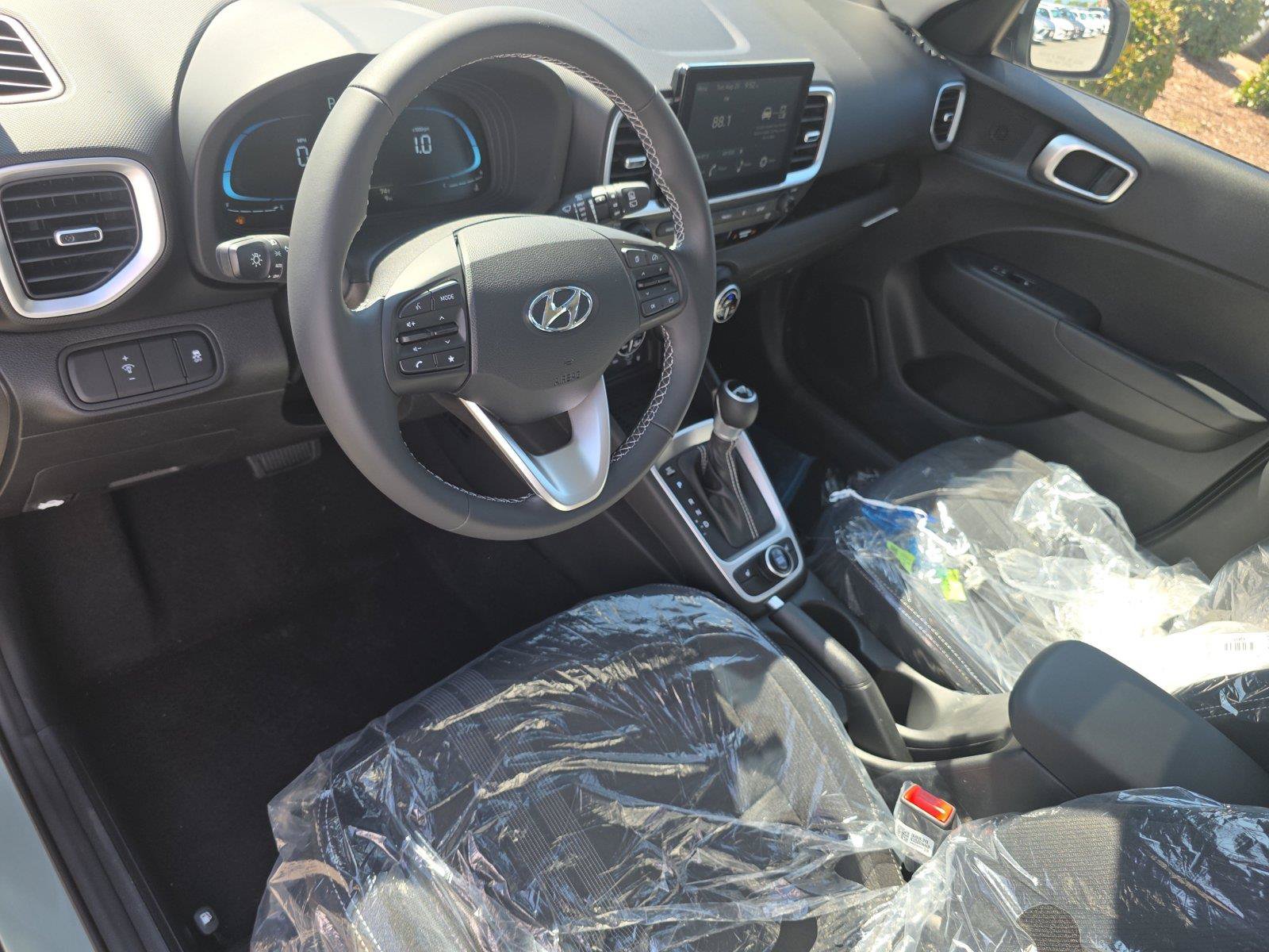 New 2026 Hyundai Venue SEL FWD image 8
