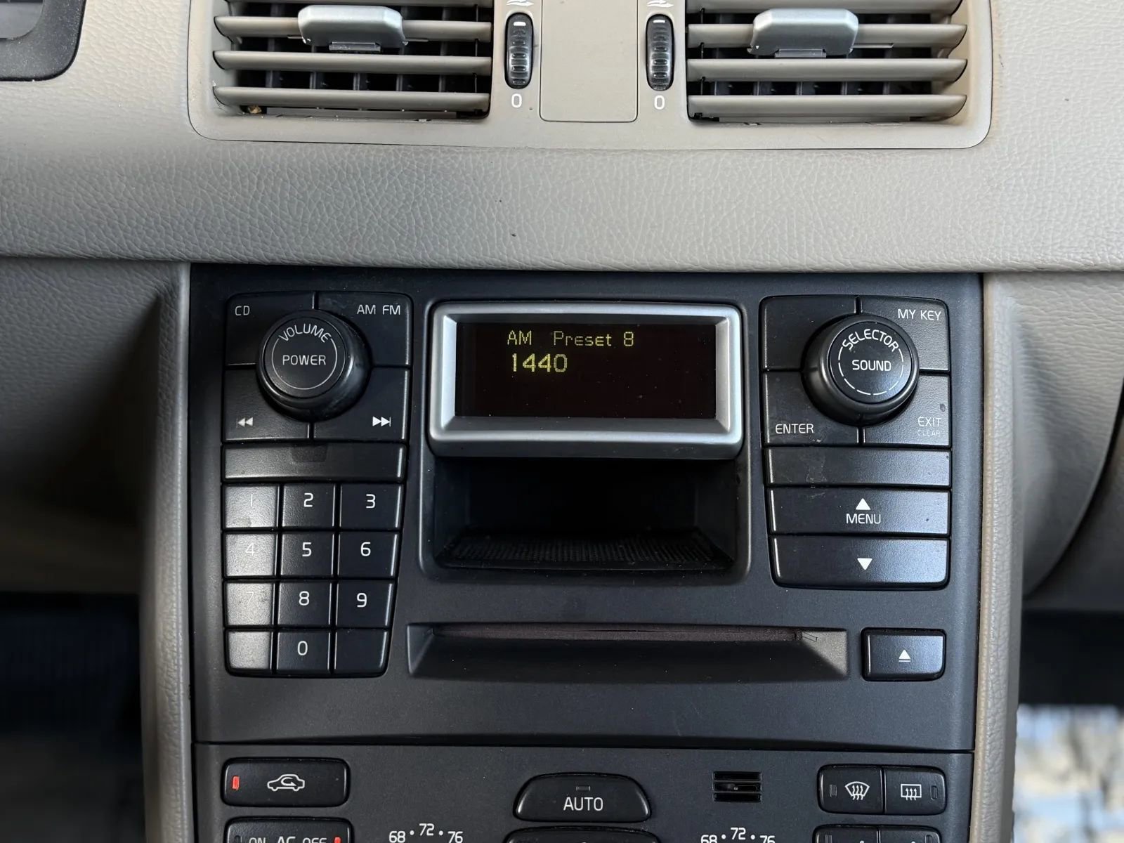 Used 2005 Volvo XC90 T6 image 28