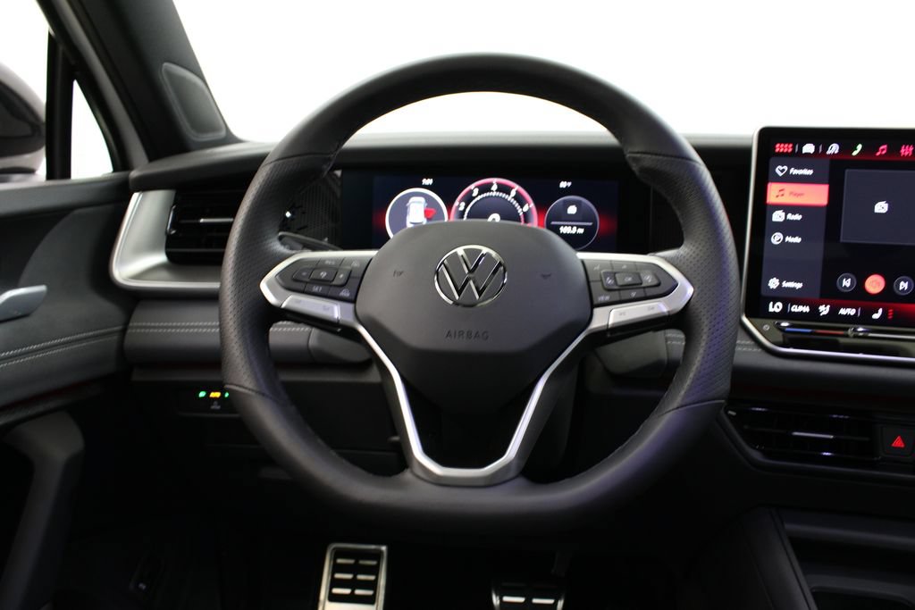 New 2026 Volkswagen Tiguan SE R-Line FWD image 22