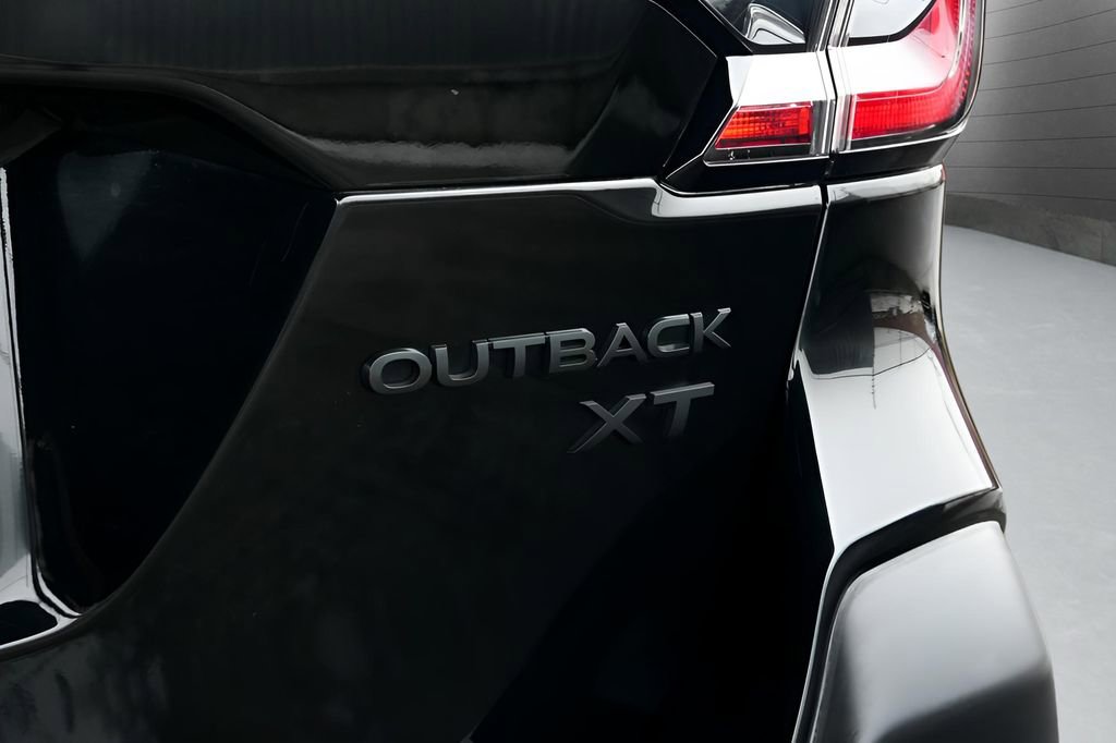 Used 2020 Subaru Outback Onyx Edition XT AWD/4WD image 18