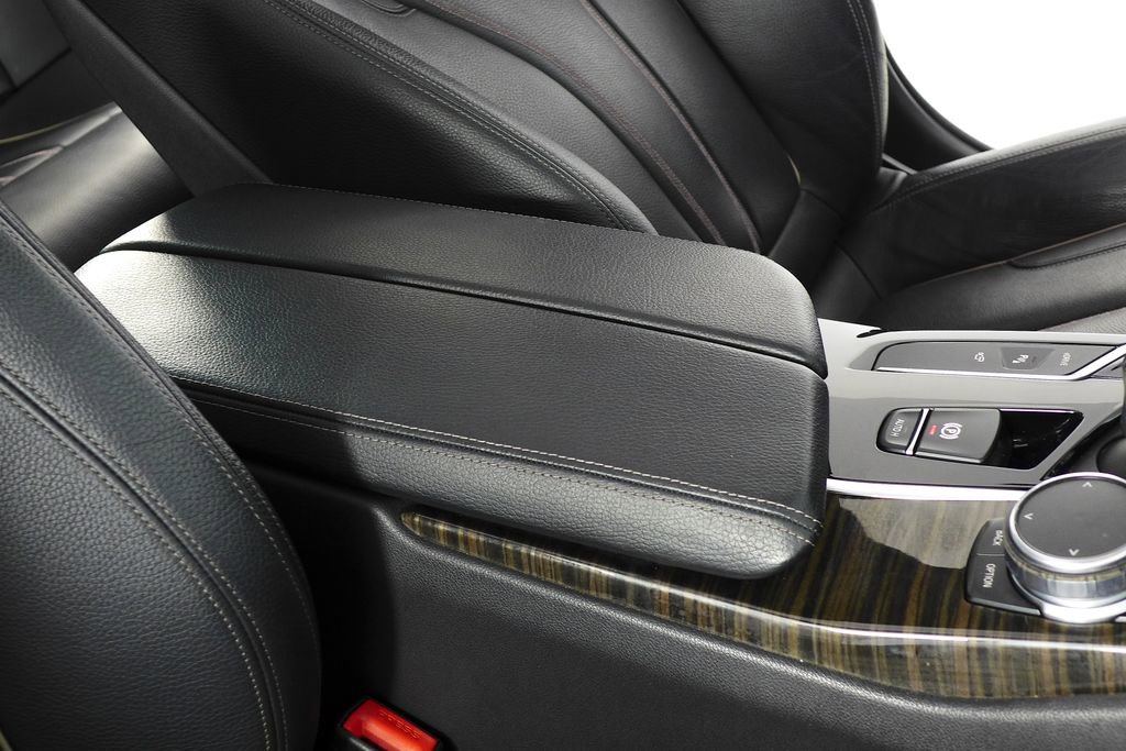 Used 2019 BMW 530e w/ Premium Package image 16