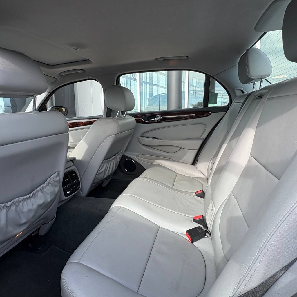 Used 2006 Jaguar XJ8 RWD image 9