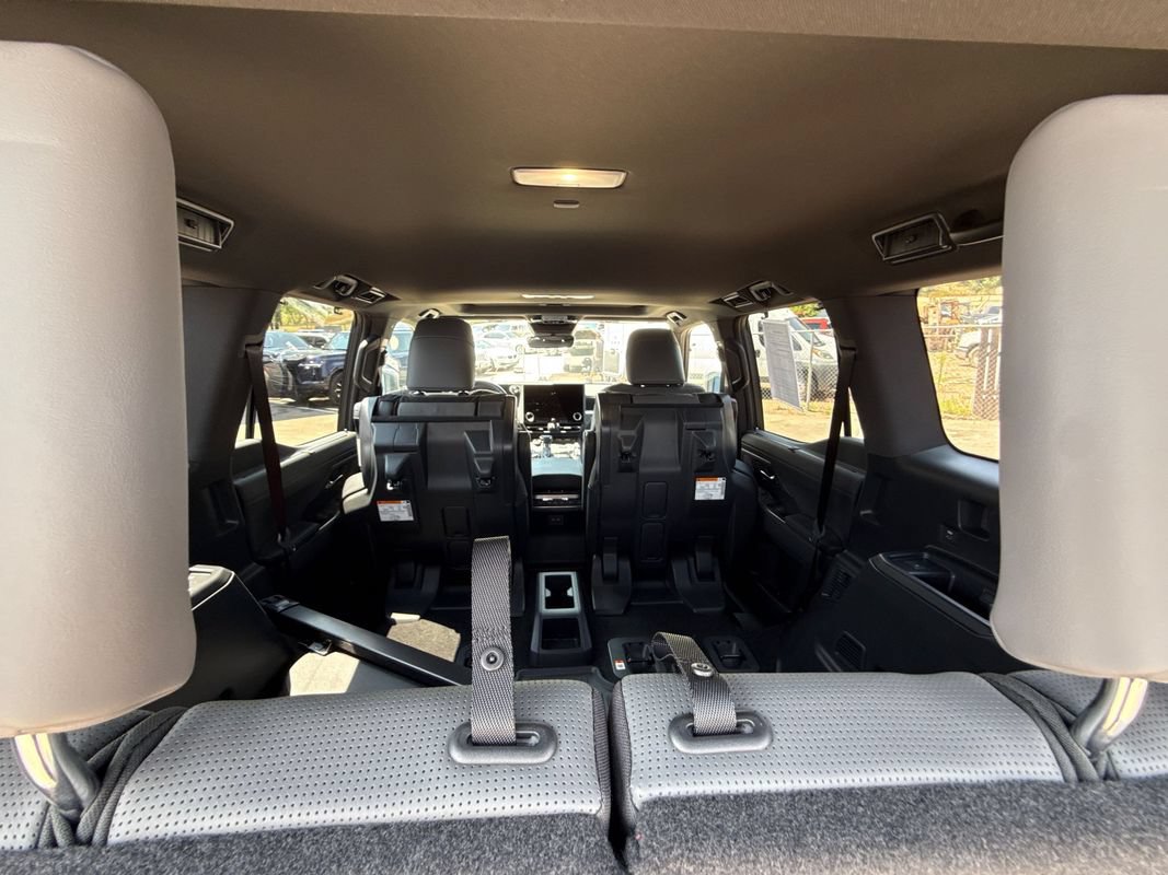 Used 2026 Lexus GX 550 w/ Accessory Package (2T) AWD/4WD image 12