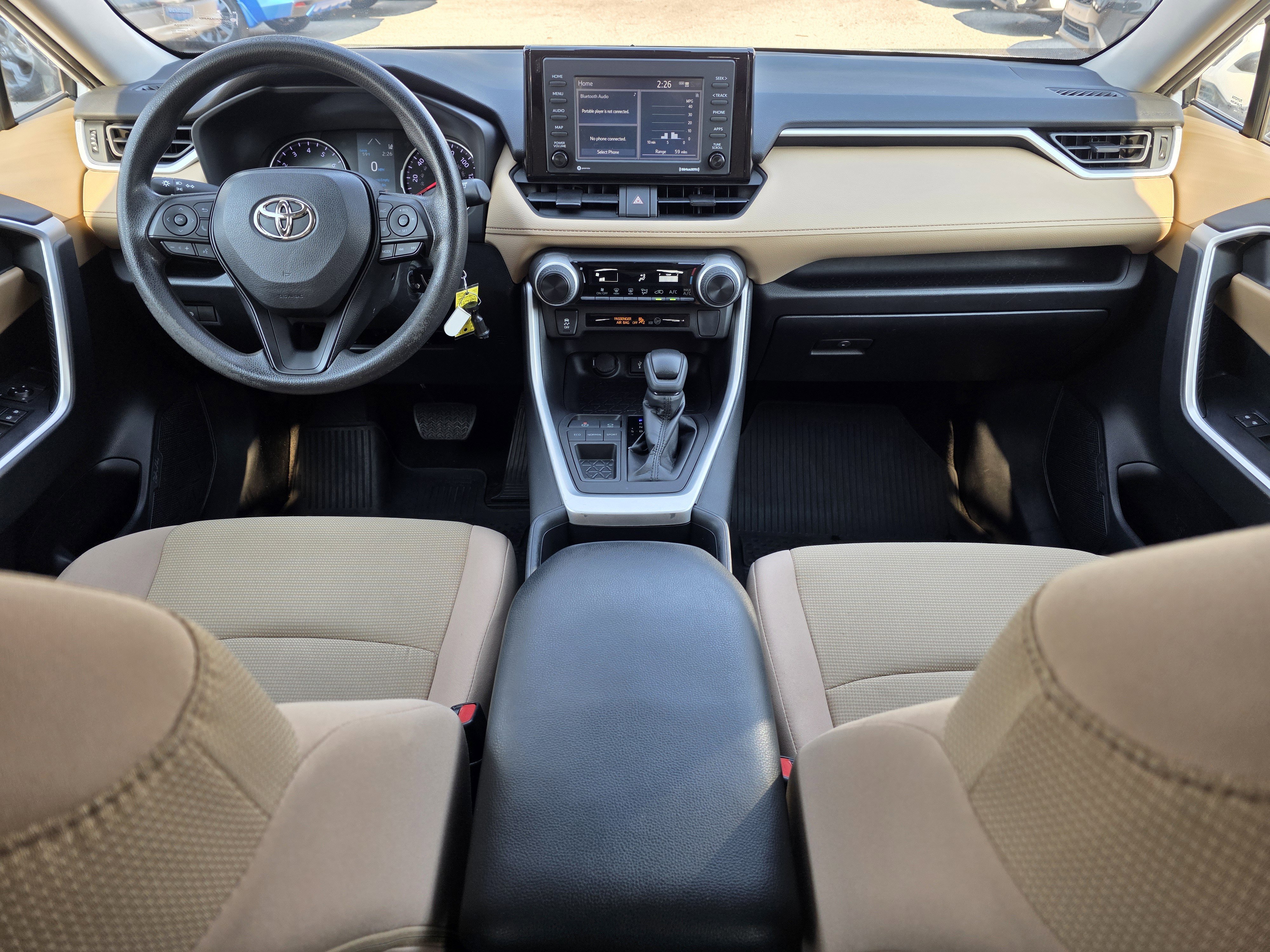 Used 2022 Toyota RAV4 LE image 11