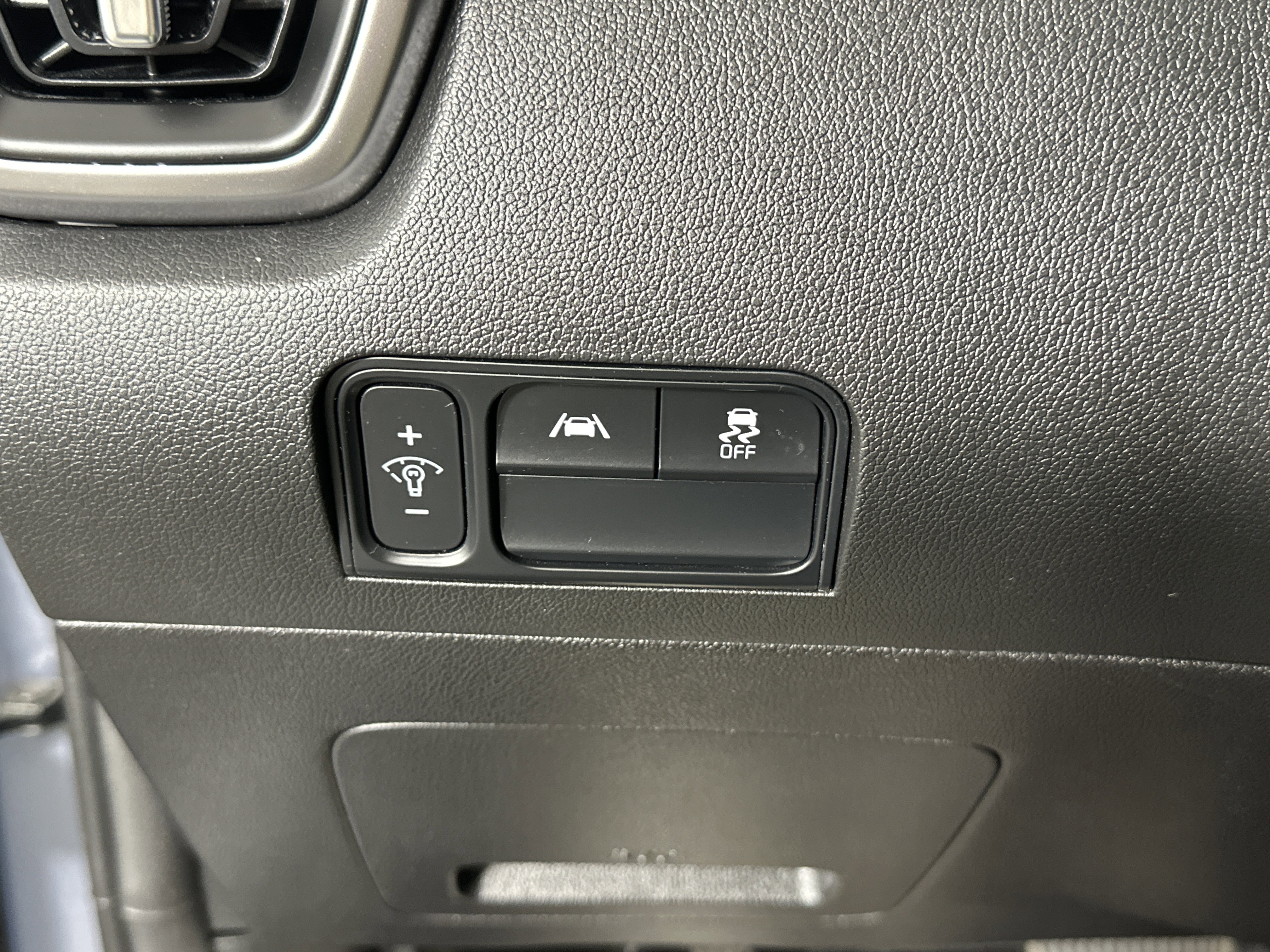 Used 2023 Kia Sorento LX image 25