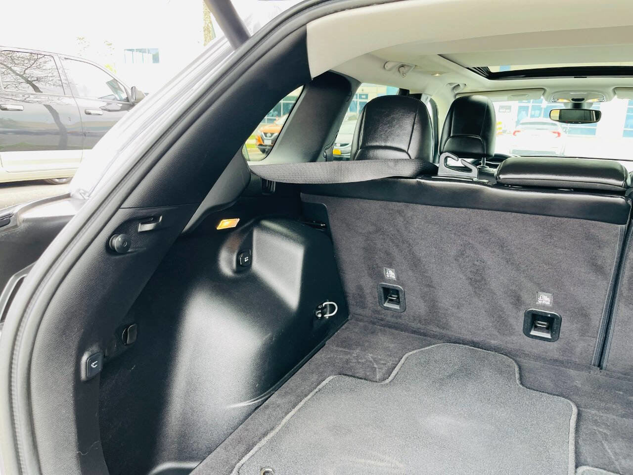 Used 2019 Jeep Cherokee Limited image 28