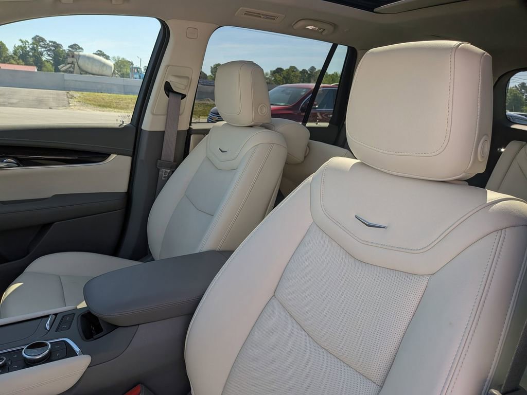 Certified 2025 Cadillac XT6 Premium Luxury w/ Technology Package image 11