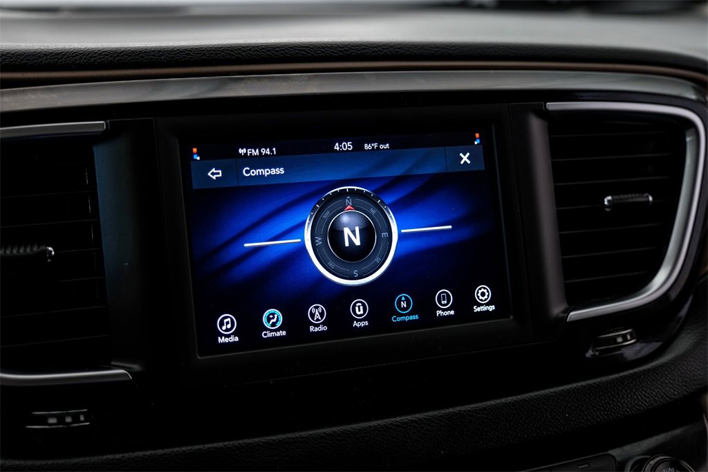 Used 2020 Chrysler Voyager Lxi image 28