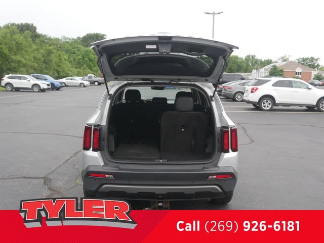 Used 2021 Kia Sorento S w/ Panoramic Sunroof Package AWD/4WD image 18