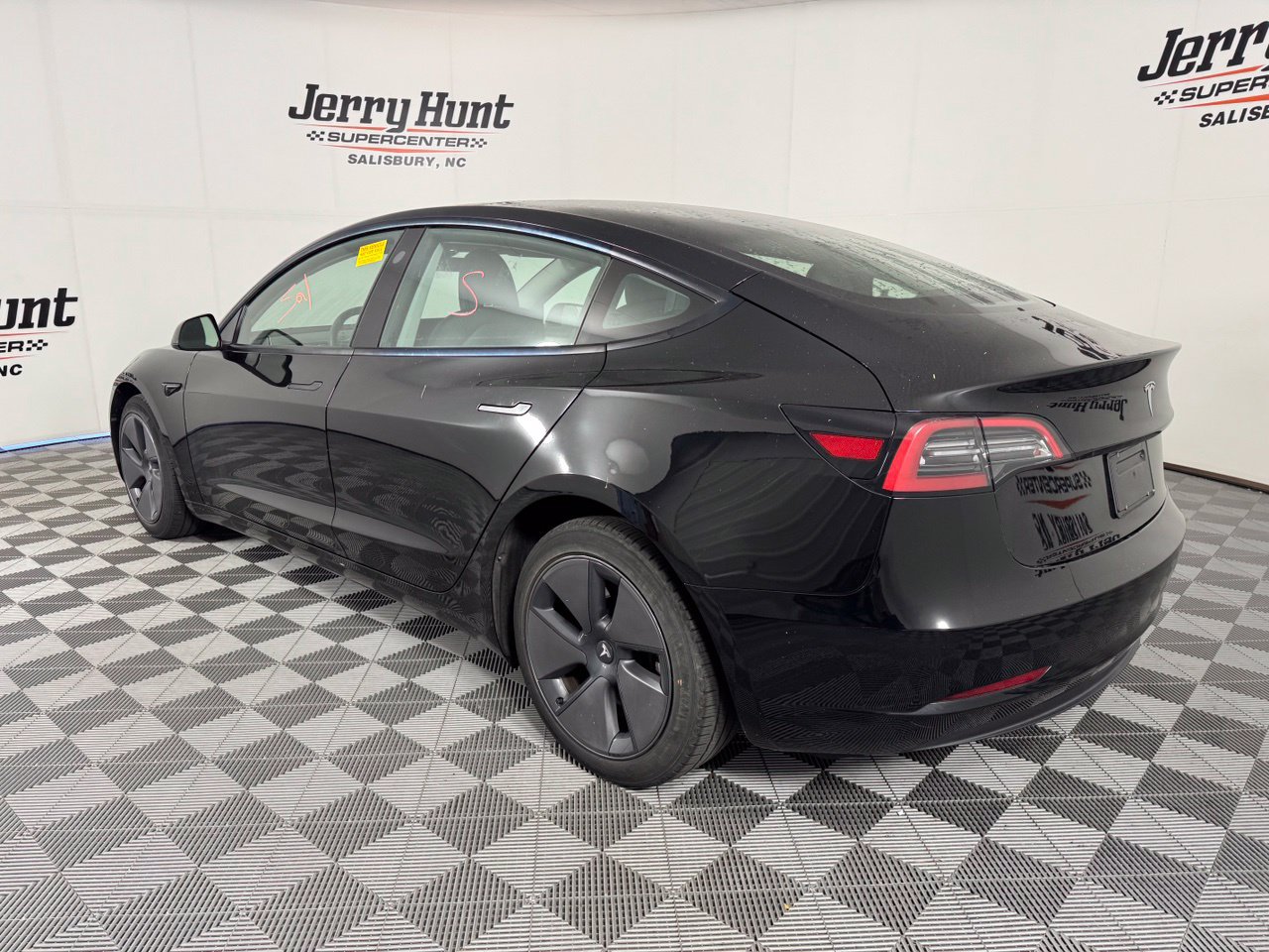 Used 2023 Tesla Model 3 Standard Range RWD image 8