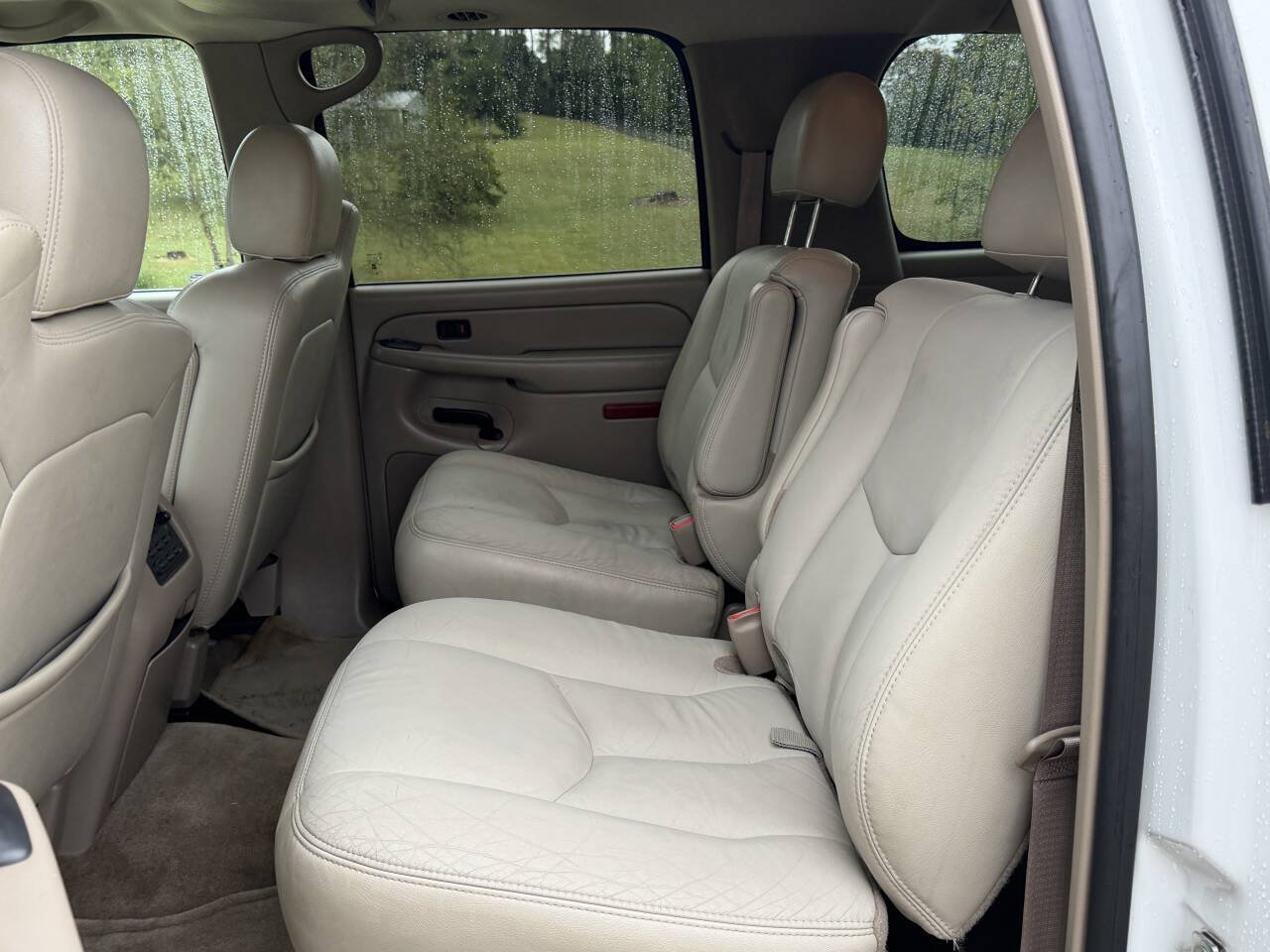 Used 2004 Chevrolet Suburban 2500 LT w/ Preferred Equipment Group AWD/4WD image 14