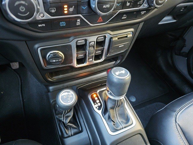 Used 2023 Jeep Wrangler Sahara w/ Cold Weather Group image 25