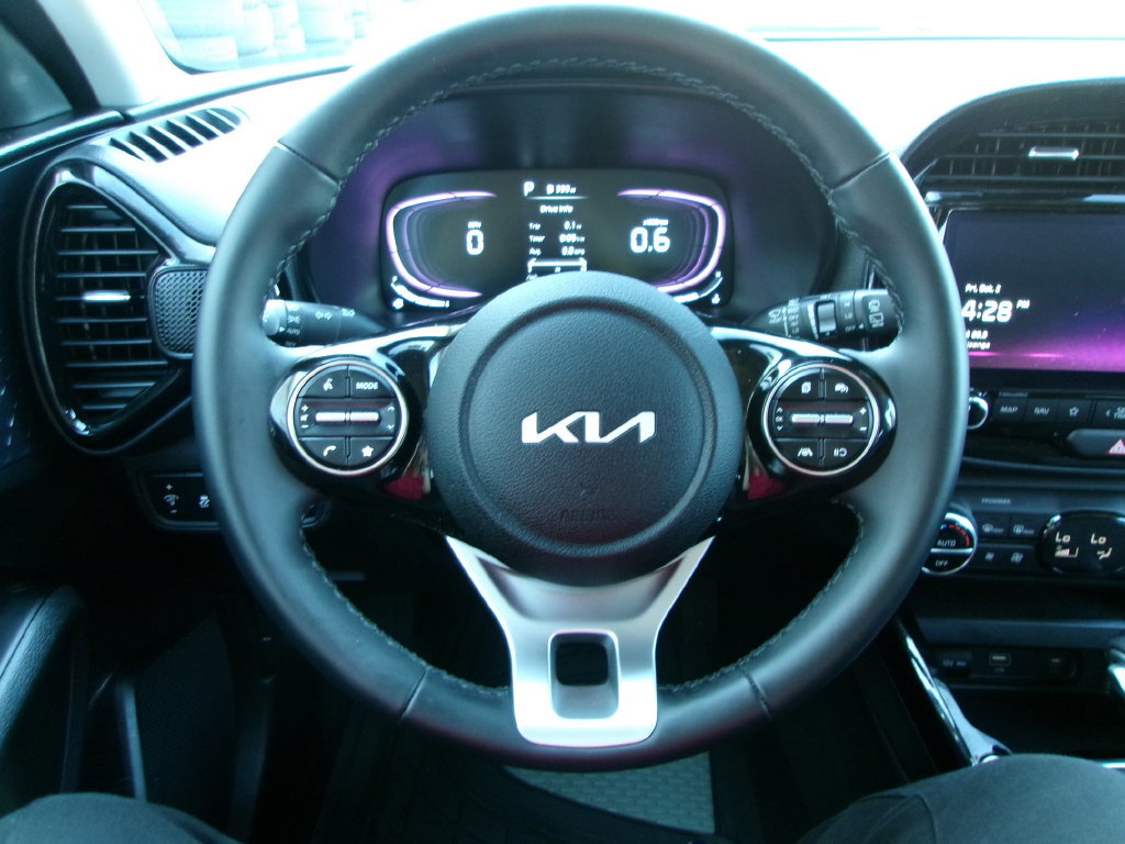 Used 2025 Kia Soul EX FWD image 11