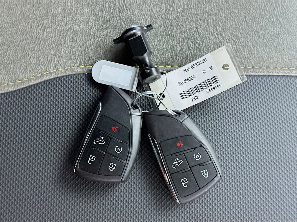 Used 2025 Chevrolet Silverado 1500 ZR2 w/ Technology Package image 36