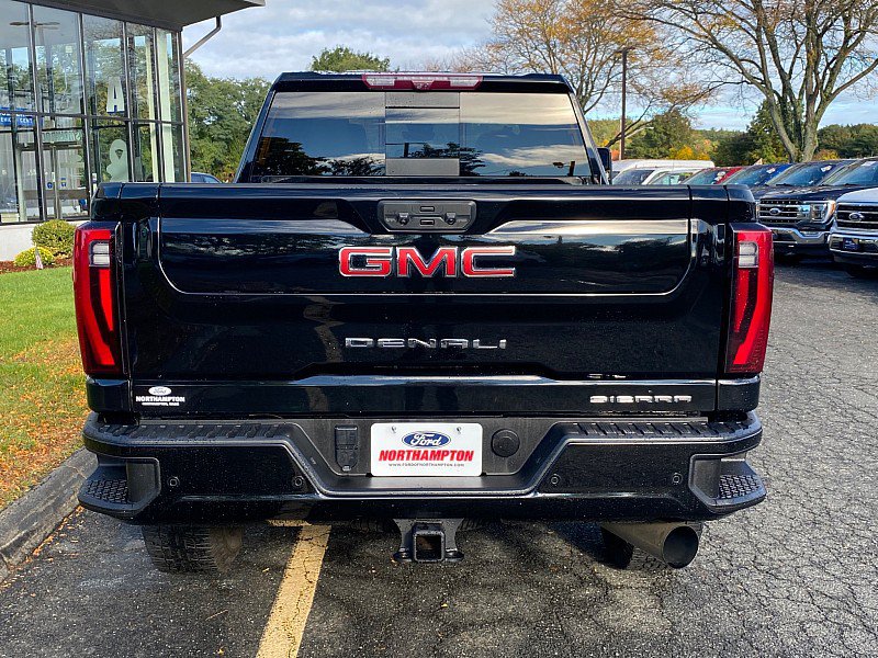 Used 2024 GMC Sierra 2500 Denali w/ Denali Reserve Package AWD/4WD image 8