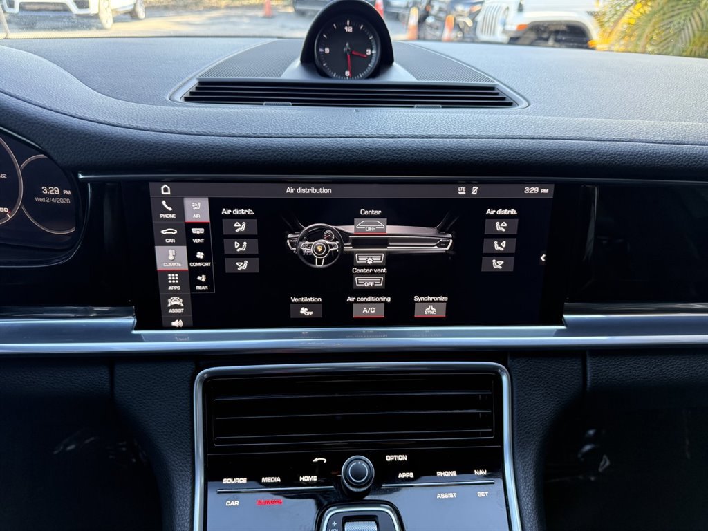 Used 2018 Porsche Panamera 4 image 31