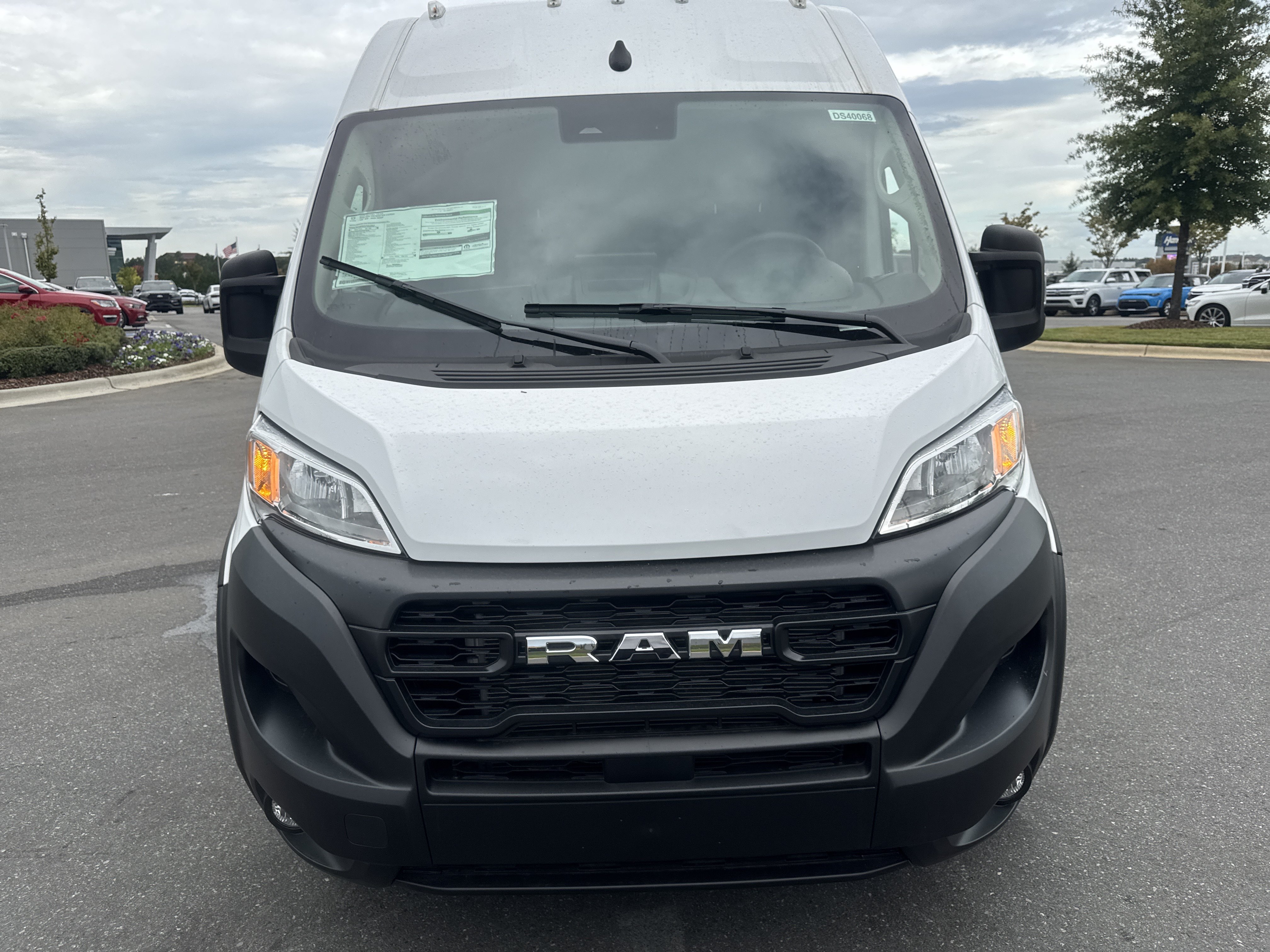 New 2025 RAM ProMaster 3500 w/ Premium Convenience Group FWD image 3