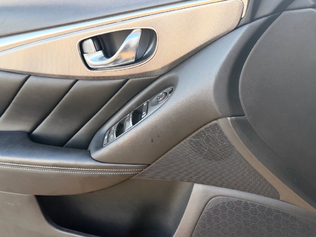 Used 2019 INFINITI Q50 Signature Edition w/ Cargo Package (L96) RWD image 25