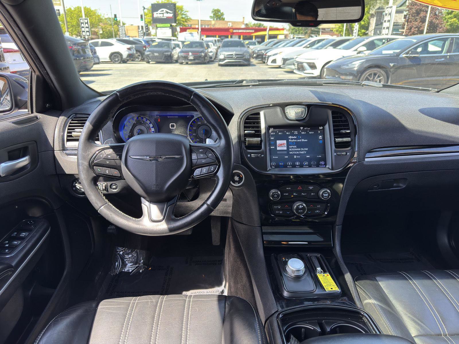 Used 2018 Chrysler 300 S w/ 300S Premium Group RWD image 32