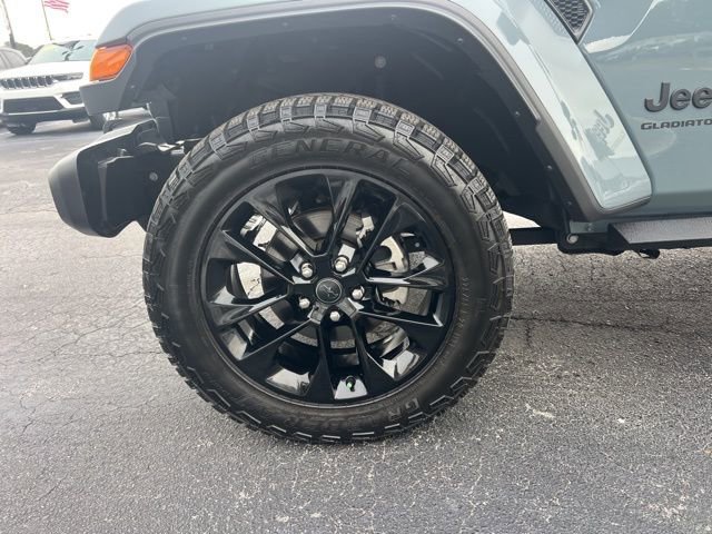 Used 2024 Jeep Gladiator Sport image 5