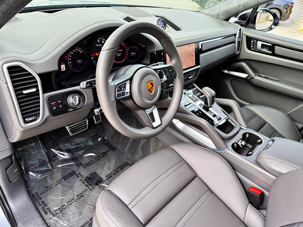 Certified 2022 Porsche Cayenne Turbo AWD/4WD image 4