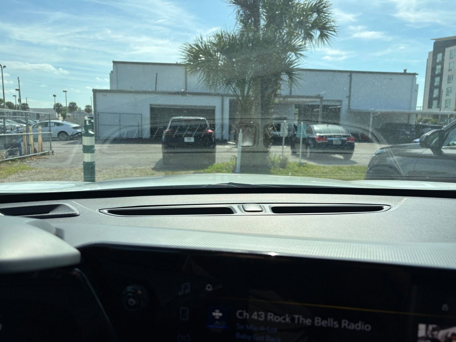 Used 2025 Chevrolet Trax LT image 17