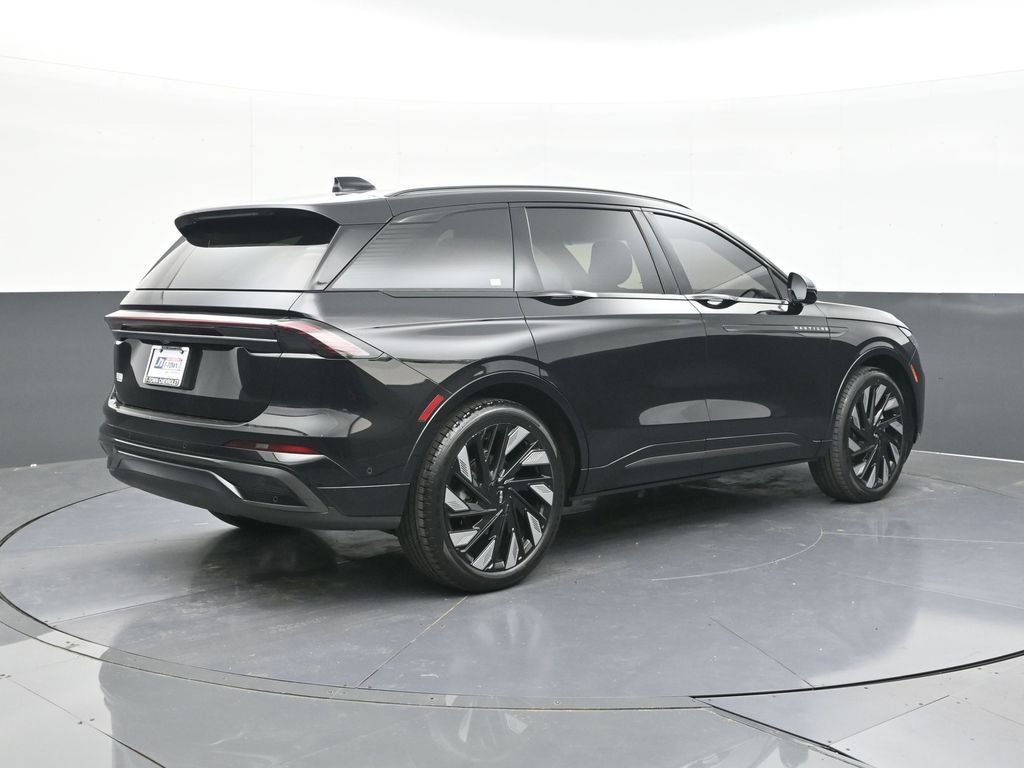 Used 2024 Lincoln Nautilus Reserve w/ Equipment Group 202A AWD/4WD image 9