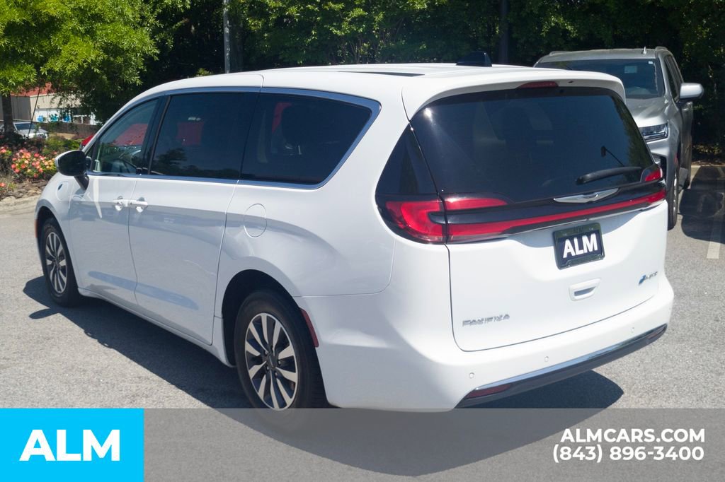 Used 2023 Chrysler Pacifica Touring-L image 10