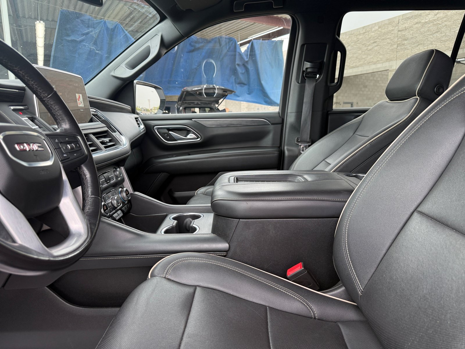 Used 2018 GMC Yukon Denali AWD/4WD image 14