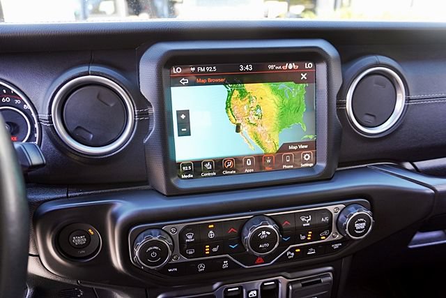 Used 2022 Jeep Wrangler Unlimited Rubicon w/ LED Lighting Group AWD/4WD image 30