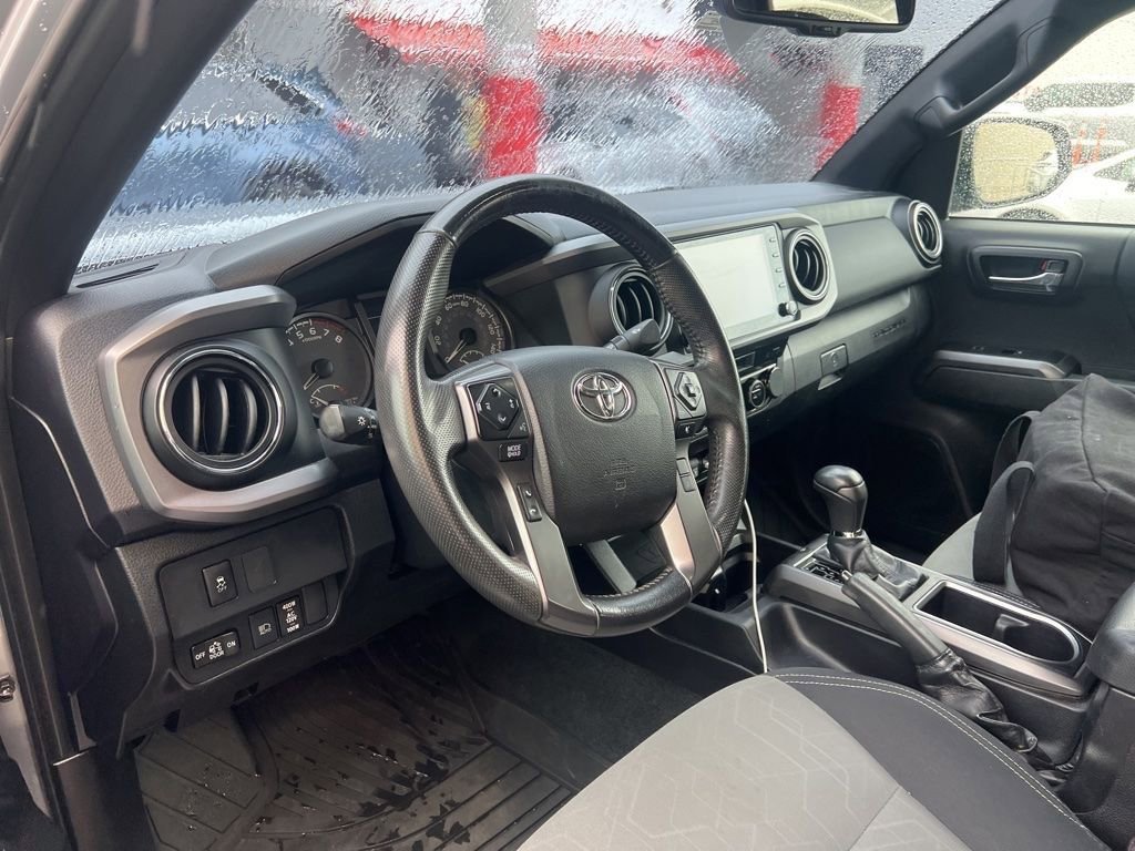 Used 2021 Toyota Tacoma TRD Off-Road AWD/4WD image 9