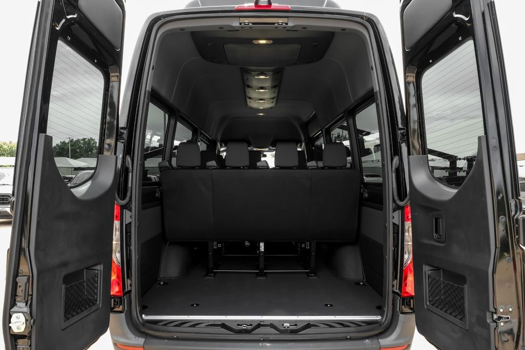 Used 2024 Mercedes-Benz Sprinter 2500 image 54