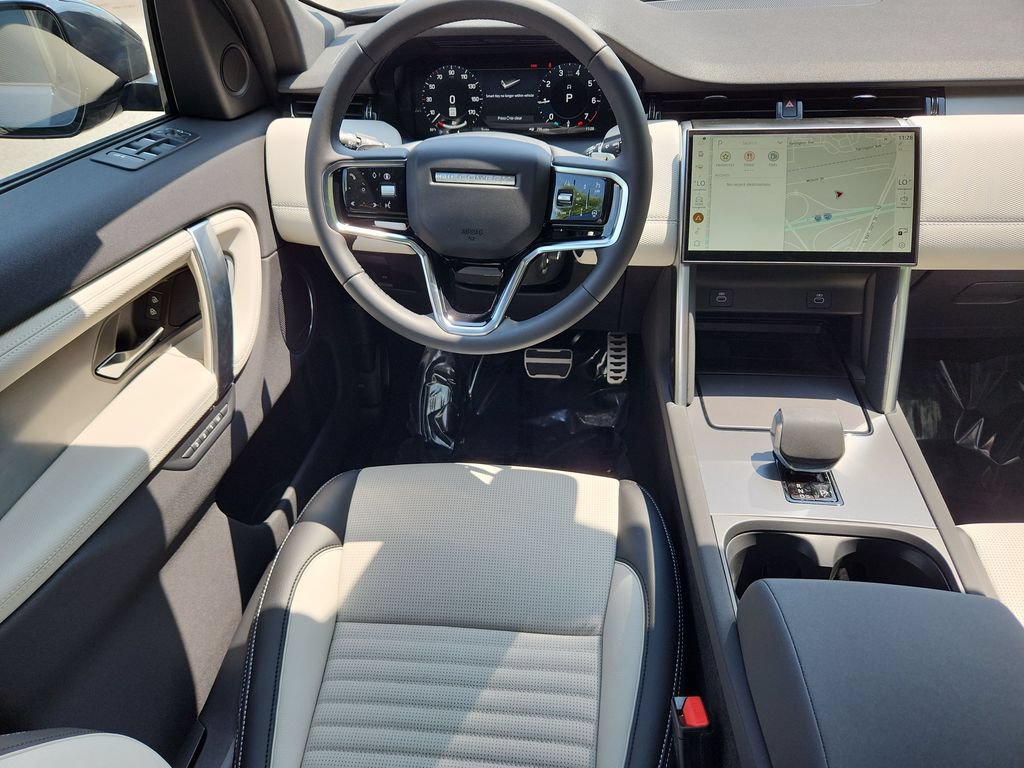 New 2026 Land Rover Discovery Sport Landmark AWD/4WD image 4