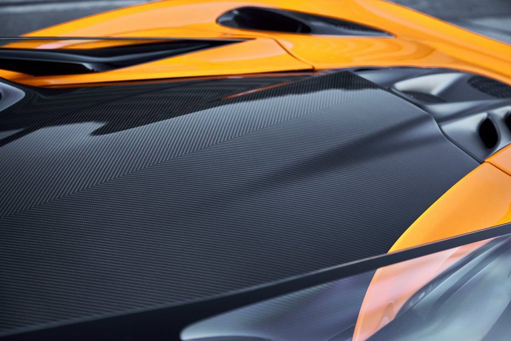 Used 2025 McLaren Artura Spider RWD image 16