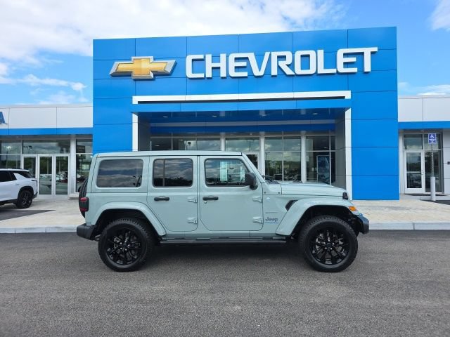 Used 2024 Jeep Wrangler Unlimited Sahara w/ Safety Group AWD/4WD image 2