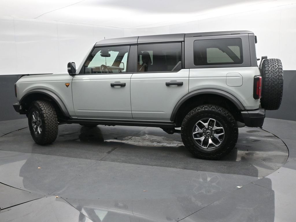 Used 2024 Ford Bronco Badlands image 3